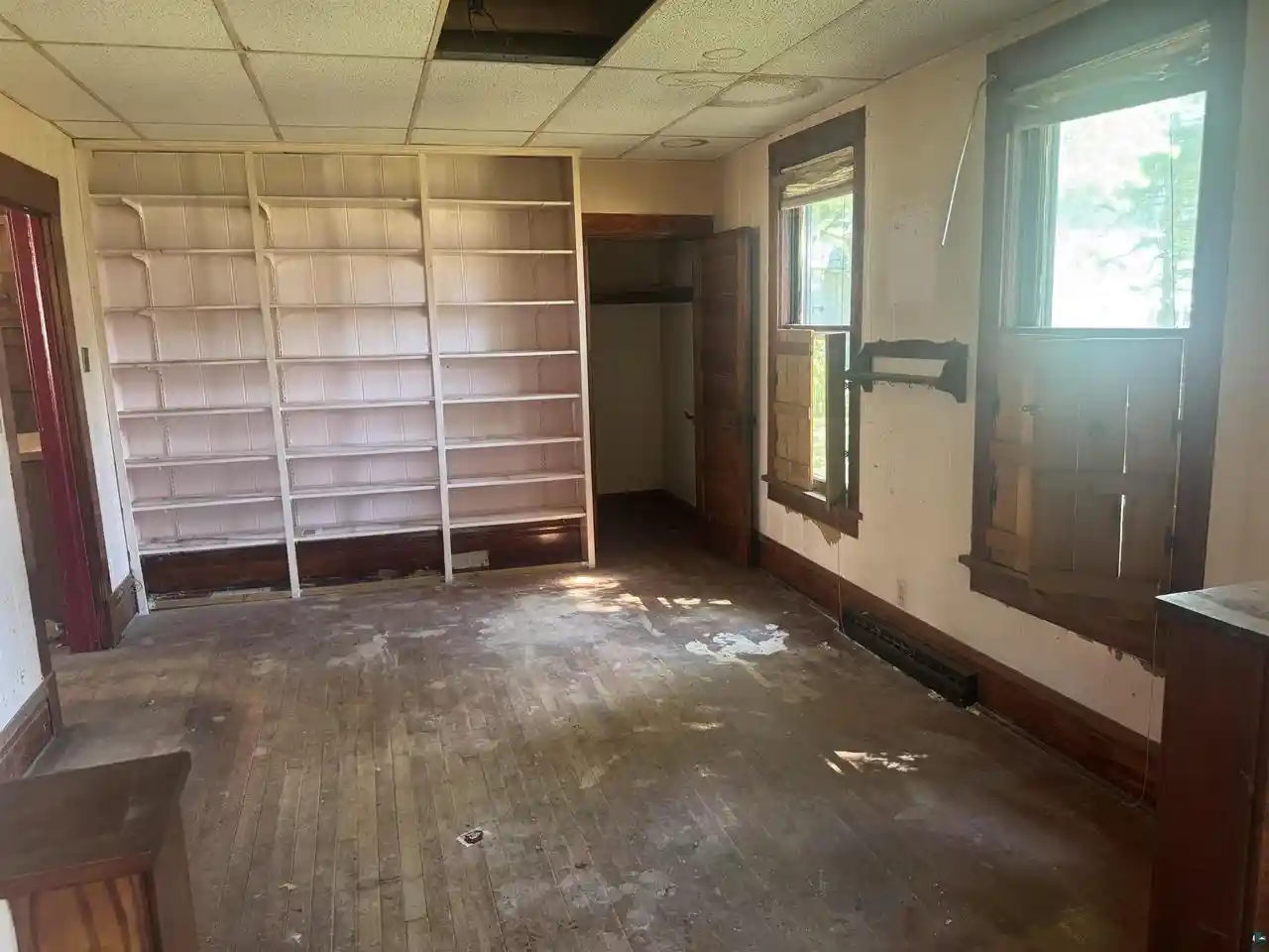 Photo 4 of Sale Pending at 5115 E 1St St St, Superior, WI 54880 | MLS# 6127607 | Listing updated on 2026-08-30