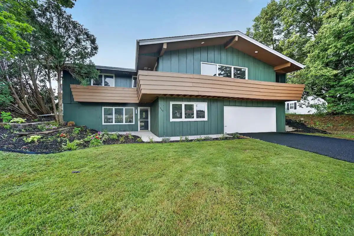 1st image of 1408 94th Avenue Avenue, Kenosha, WI 53144 | MLS# 1977895
