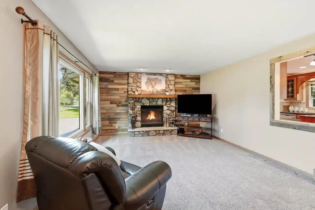 2nd image of N95w25161 Whitewater Dr Dr, Colgate, WI 53017 | MLS# 1977899