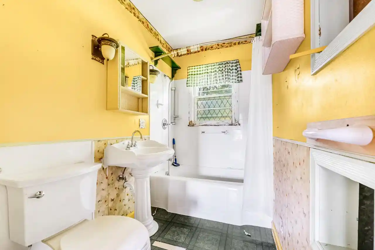 Photo 2 of Single family home for sale at 516 N Washington Street Street, Elkhorn, WI 53121 | MLS# 1977907 | Listing updated on 2026-09-08