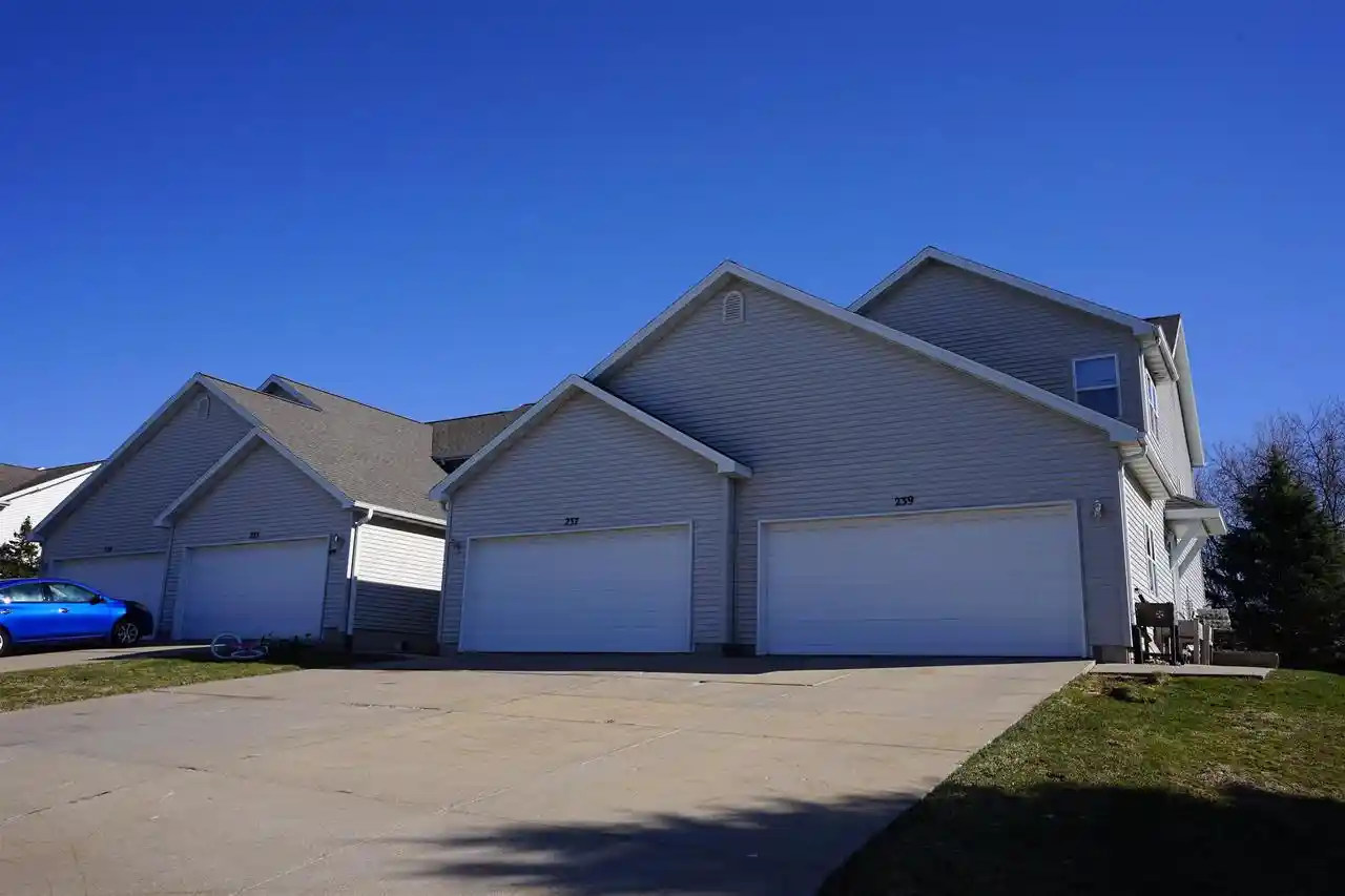 Multi family home for sale at 231-239 Talon Pl Pl, Sun Prairie, WI 53590 | MLS# 2031357