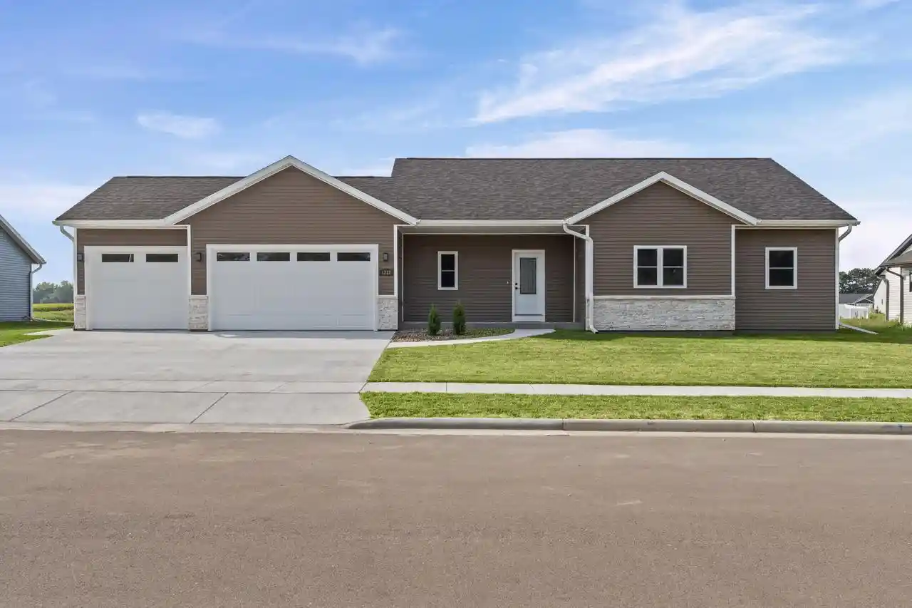 Photo 1 of Sale Pending at 1222 Leo Dr Dr, Holmen, WI 54636 | MLS# 1977919 | Listing updated on 2026-09-09