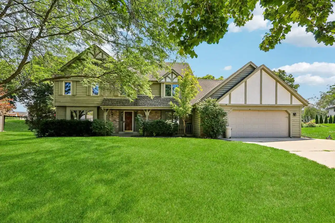Photo 1 of Single family home for sale at 7586 Francis Court E Court E, Franklin, WI 53132 | MLS# 1977929 | Listing updated on 2026-09-14