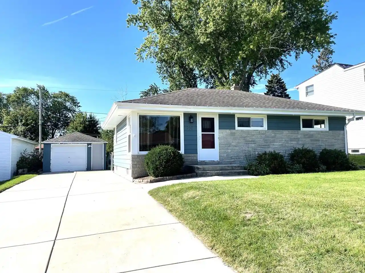 Photo 1 of Single family home for sale at 707 Lakeview Avenue Avenue, South Milwaukee, WI 53172 | MLS# 1977939 | Listing updated on 2026-09-16