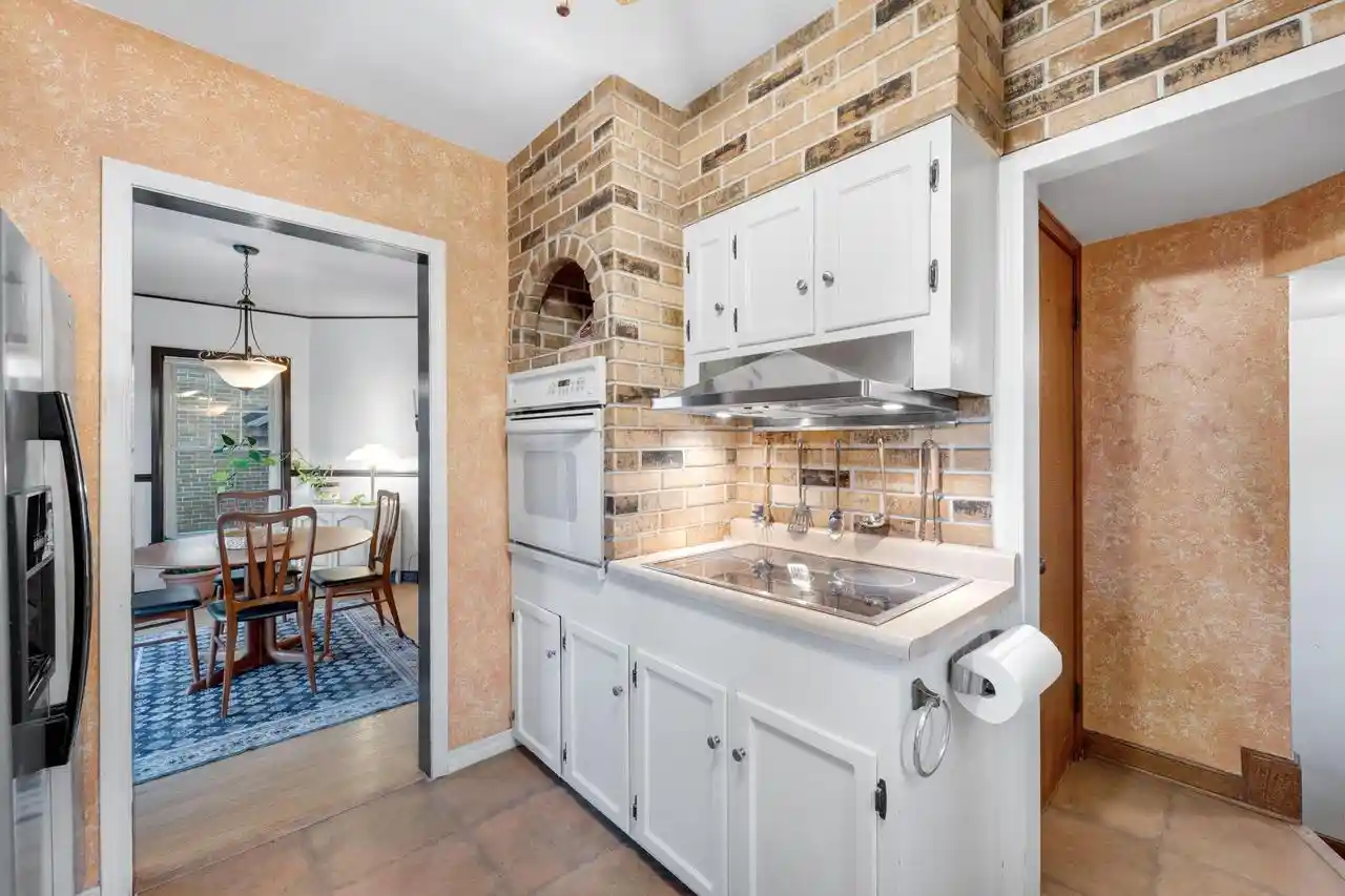 Photo 4 of Single family home for sale at 3131 E Crawford Avenue Avenue, Saint Francis, WI 53235 | MLS# 1977941 | Listing updated on 2026-08-31