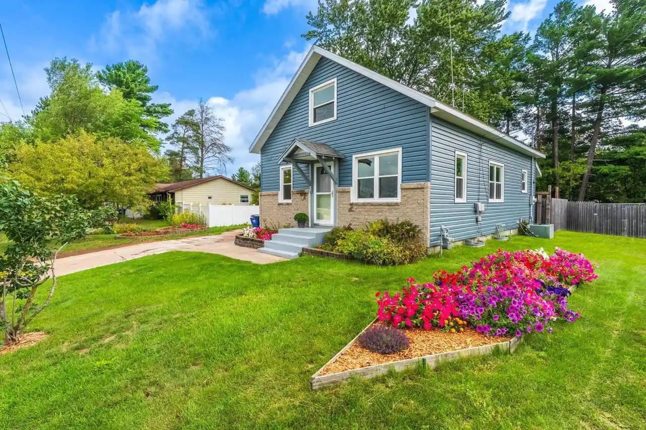 Photo 1 of Single family home for sale at 1729 N 3rd Avenue Avenue, Wausau, WI 54401 | MLS# 22604193 | Listing updated on 2026-09-02
