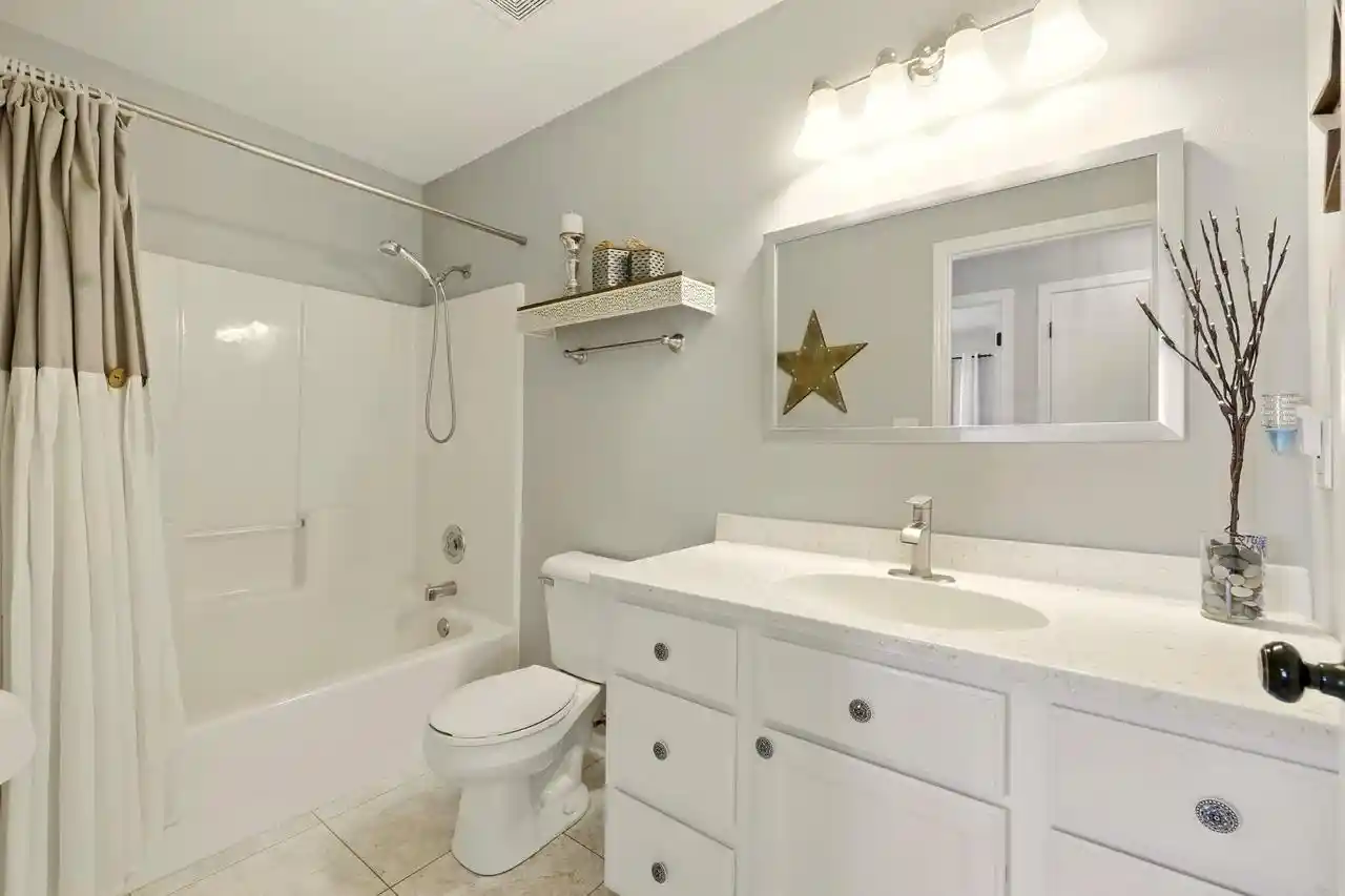 Photo 4 of Single family home for sale at 6620 High Hill Circle Circle, Racine, WI 53402 | MLS# 1977946 | Listing updated on 2026-09-14