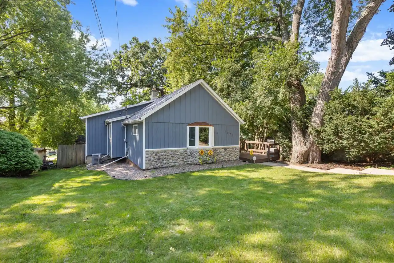 Photo 1 of Single family home for sale at 1903 Sunkist Avenue Avenue, Waukesha, WI 53188 | MLS# 1977948 | Listing updated on 2026-09-25