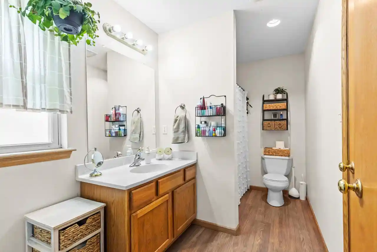 5th image of 1205 Huron Way Way, Hartford, WI 53027 | MLS# 1977949