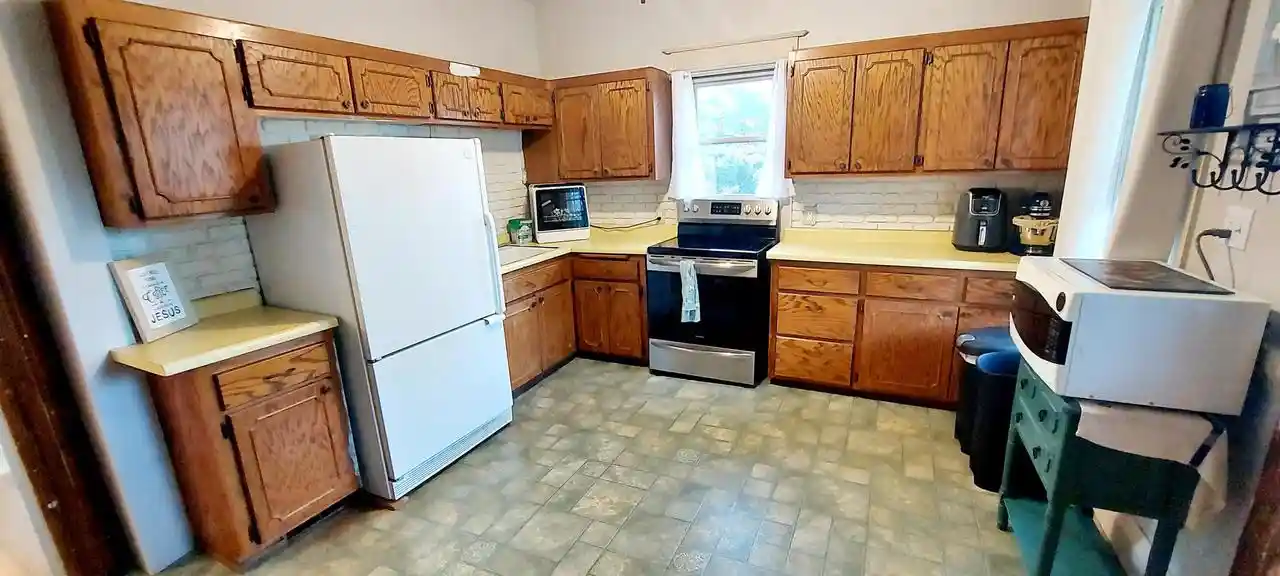2nd image of 202 Grand Avenue Avenue, Hartford, WI 53027 | MLS# 1977956