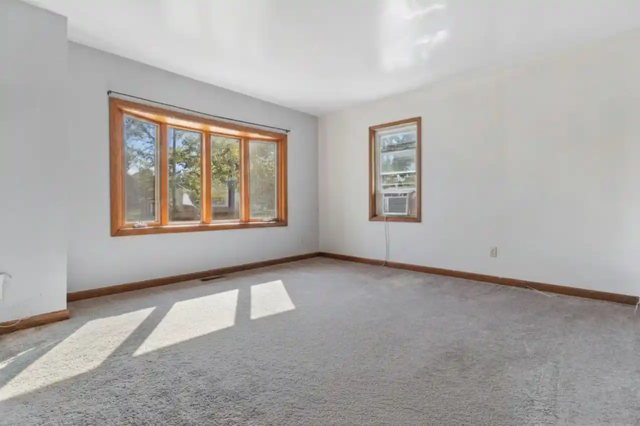 Photo 4 of Single family home for sale at 1100 Wisconsin Avenue Avenue, Beloit, WI 53511 | MLS# 1977962 | Listing updated on 2026-09-14