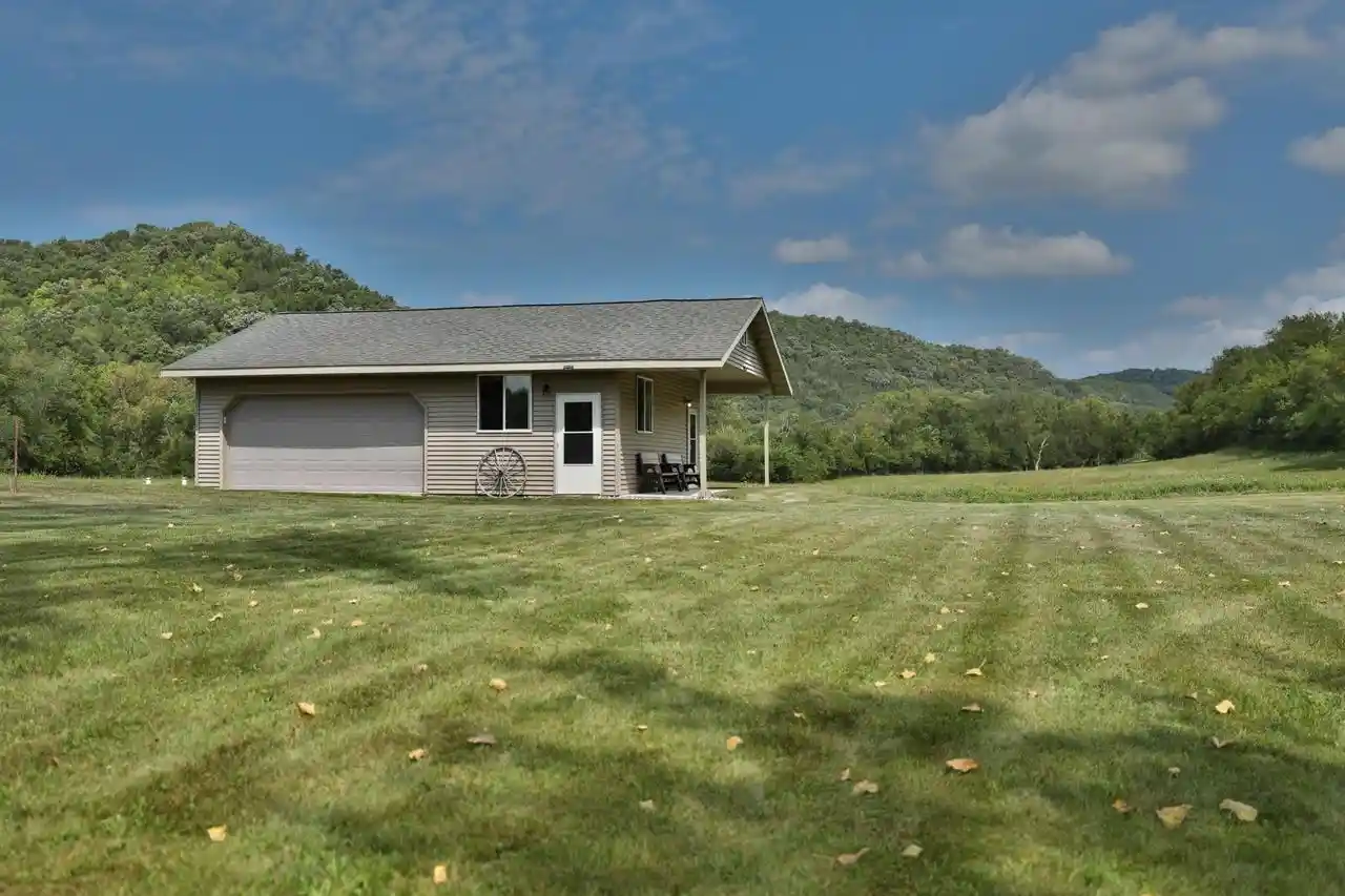 2nd image of W1486 Spring Coulee Road Road, Genoa, WI 54632 | MLS# 2031391