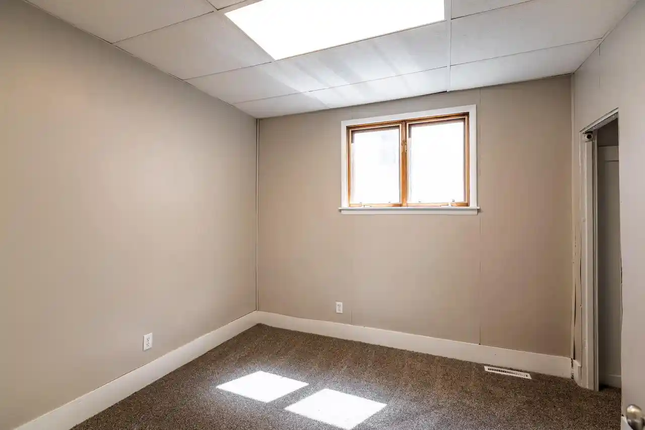 Photo 3 of Single family home for sale at 1009 5Th Avenue S Avenue S, La Crosse, WI 54601 | MLS# 1977963 | Listing updated on 2026-09-04