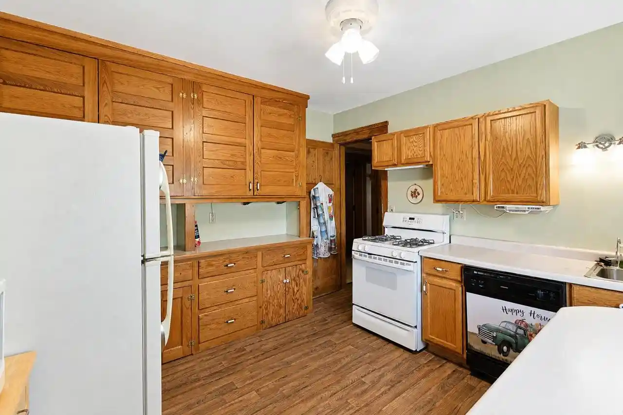 Photo 4 of Single family home for sale at 800 9Th Avenue Avenue, Union Grove, WI 53182 | MLS# 1977971 | Listing updated on 2026-09-16