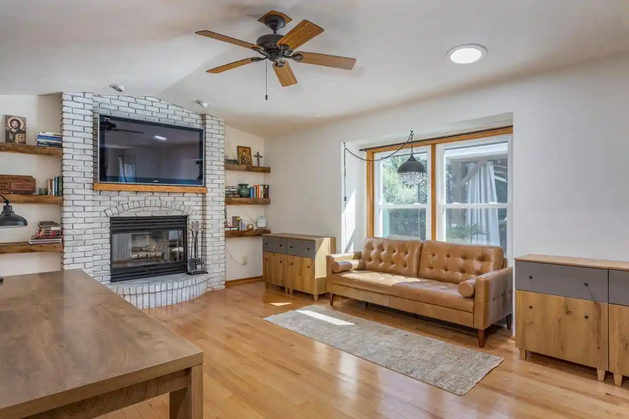 Photo 4 of Single family home for sale at 1914 Amy Jo Dr Dr, Oshkosh, WI 54904 | MLS# 50331711 | Listing updated on 2026-09-09