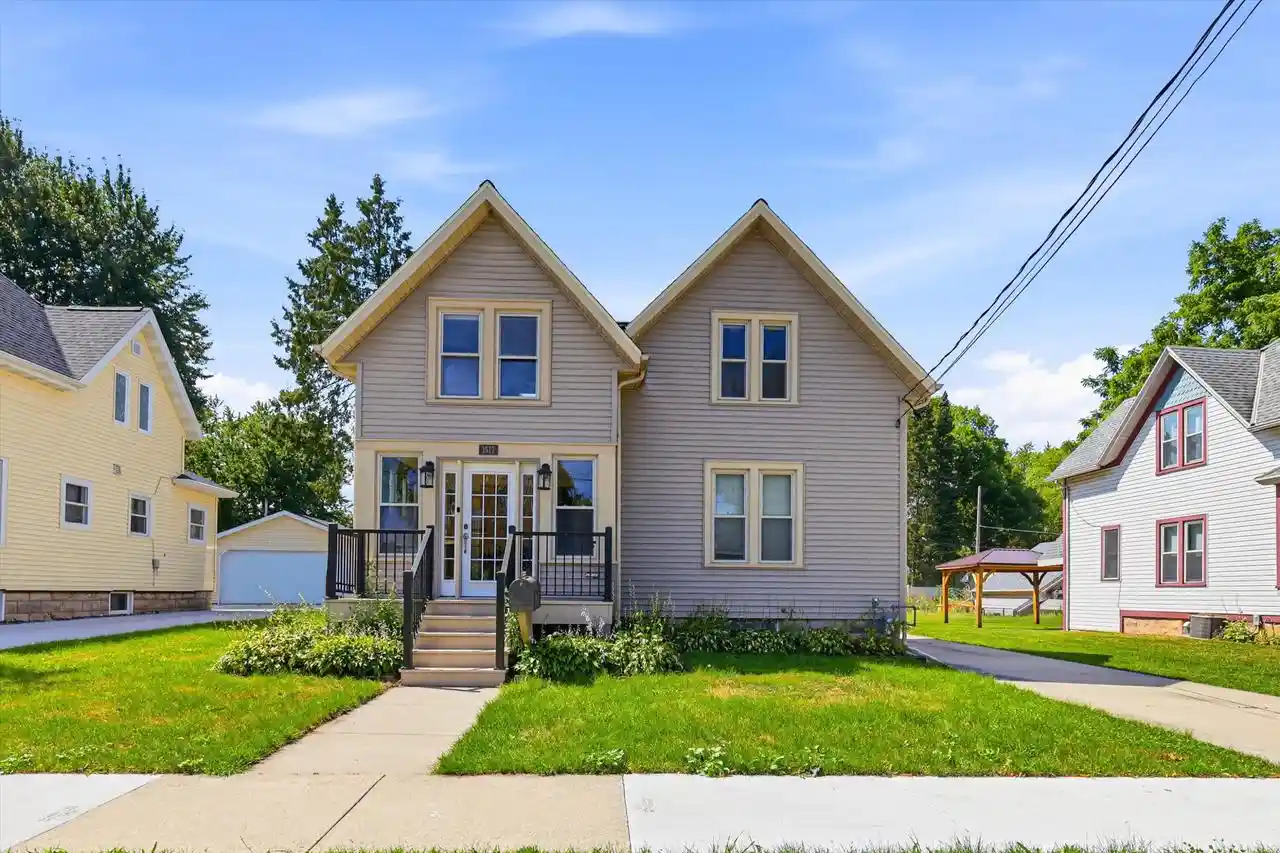 Photo 1 of Single family home for sale at 1617 N Morrison Street Street, Appleton, WI 54911 | MLS# 1977977 | Listing updated on 2026-09-22
