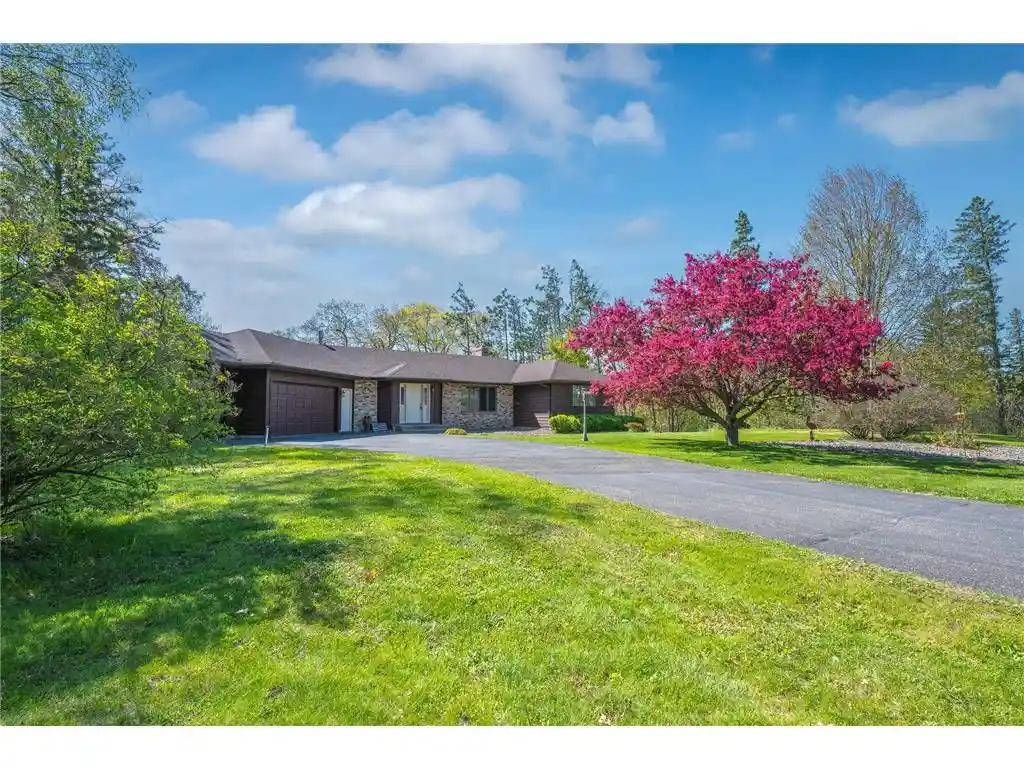 Photo 4 of Single family home for sale at 220 W Lower Pine Lake Court Court, Star Prairie, WI 54026 | MLS# 7134345 | Listing updated on 2026-08-28