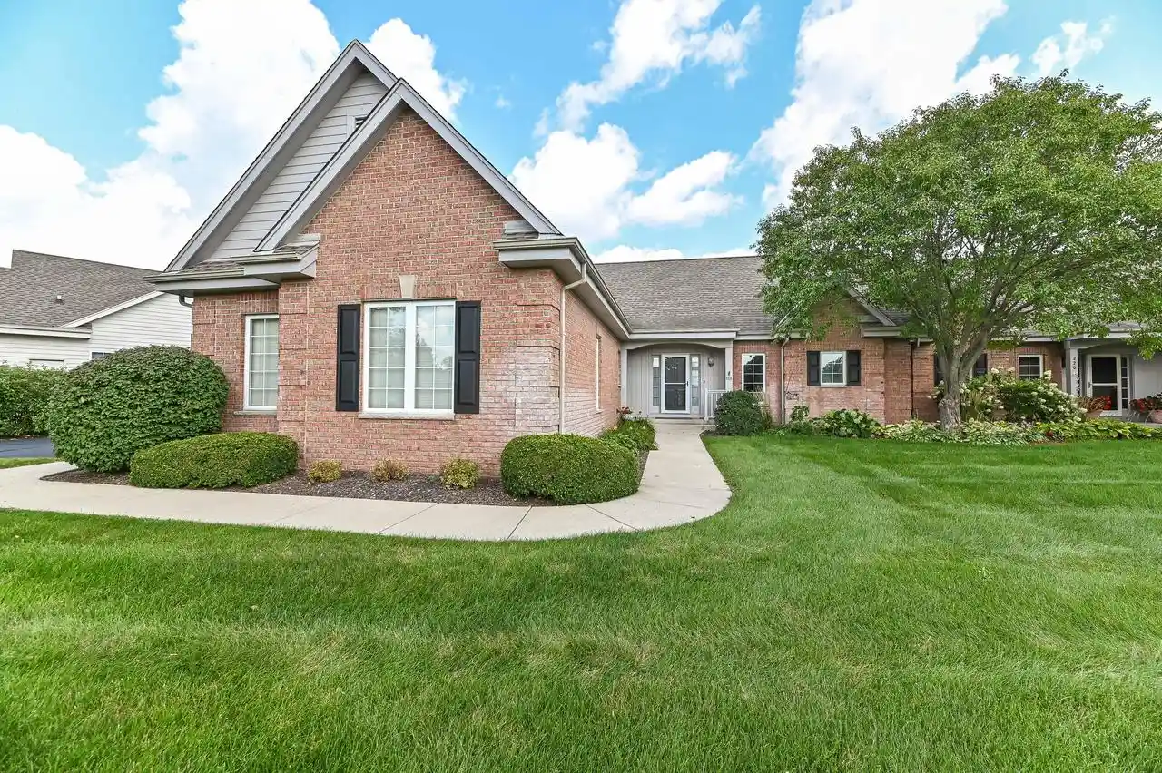 Condo for sale at 222 Eagle Cove Circle Circle, North Prairie, WI 53153 | MLS# 1977983