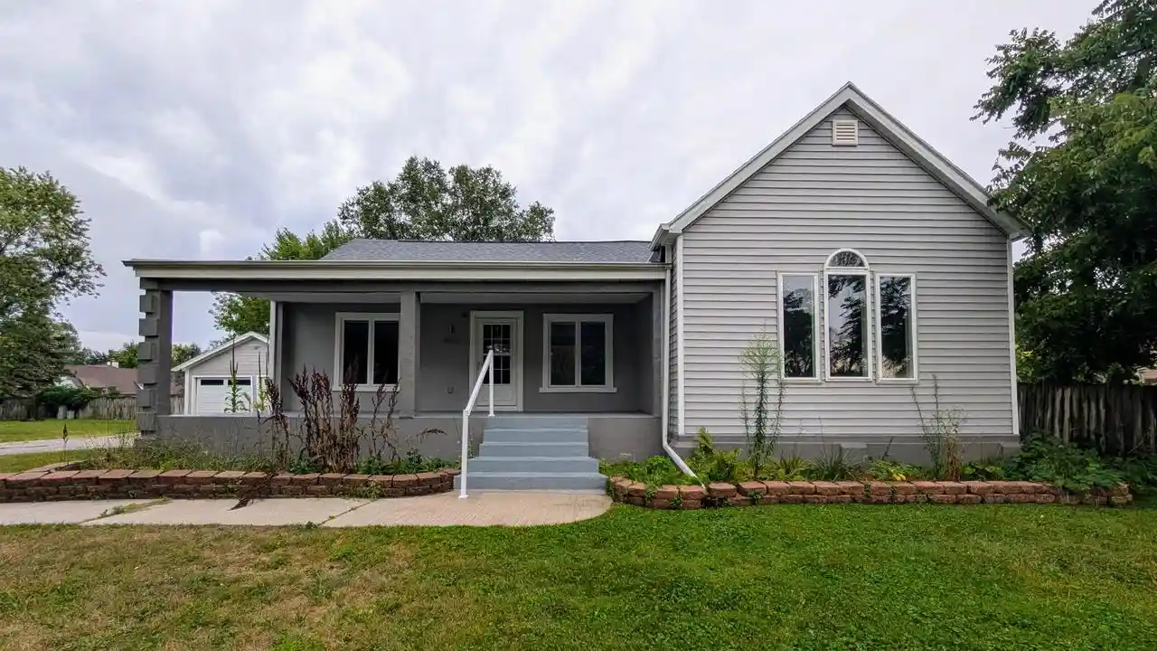1st image of 4013 Michigan Avenue Avenue, Manitowoc, WI 54220 | MLS# 50331715