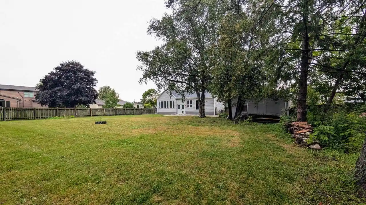 3rd image of 4013 Michigan Avenue Avenue, Manitowoc, WI 54220 | MLS# 50331715