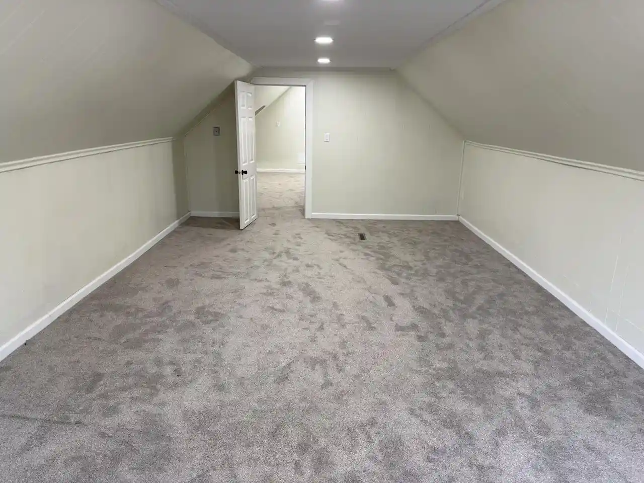 Photo 4 of Single family home for sale at 934 Wilson Street Street, Racine, WI 53404 | MLS# 1977987 | Listing updated on 2026-09-24