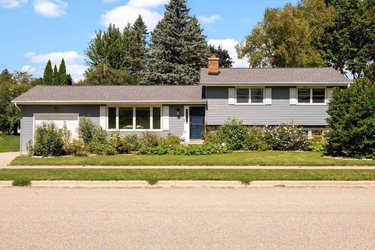 Photo 1 of Single family home for sale at 320 W Elm St, Sun Prairie, WI 53590 | MLS# 2031410 | Listing updated on 2026-09-15