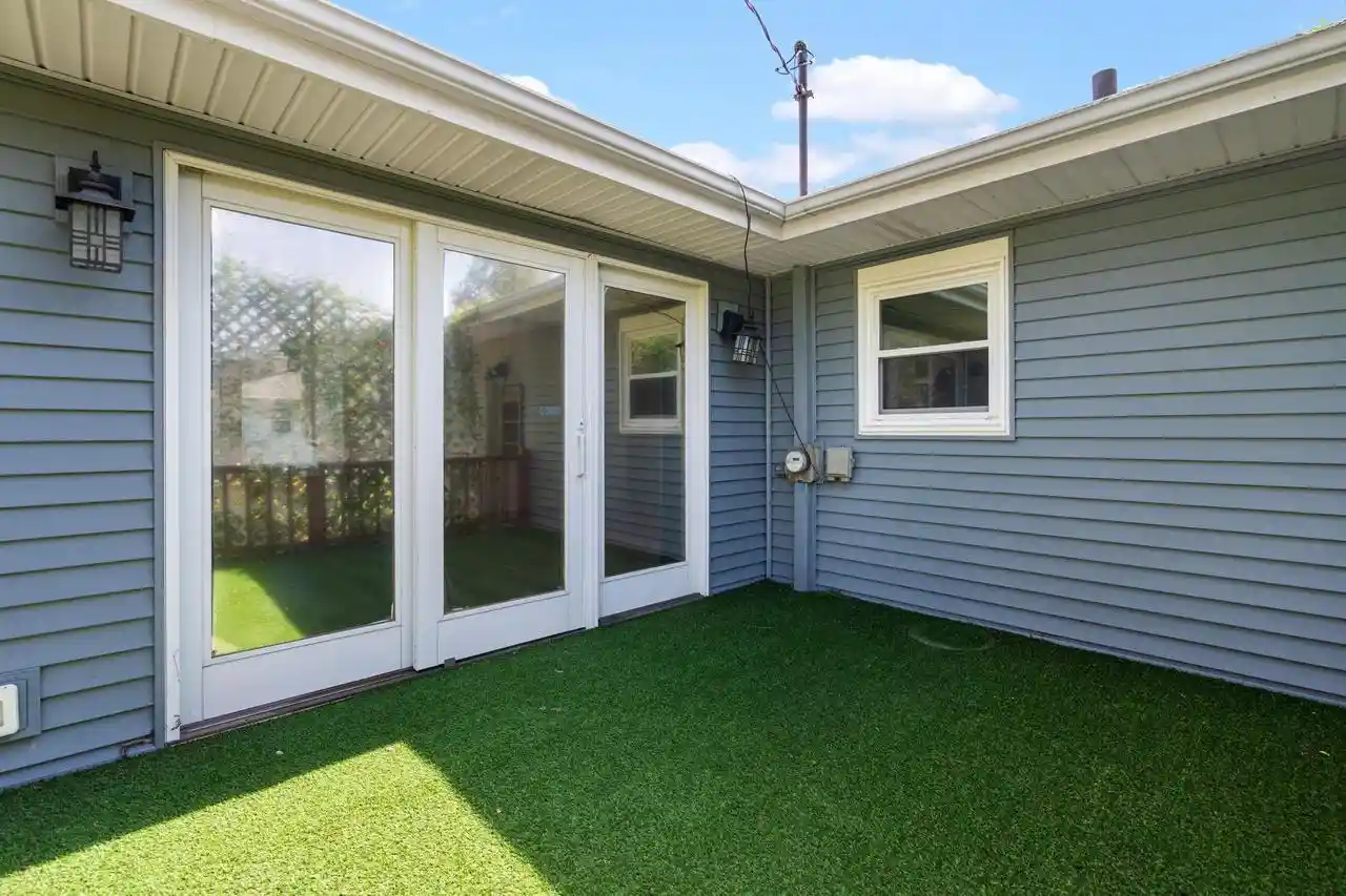 Photo 3 of Single family home for sale at 320 W Elm St, Sun Prairie, WI 53590 | MLS# 2031410 | Listing updated on 2026-09-15