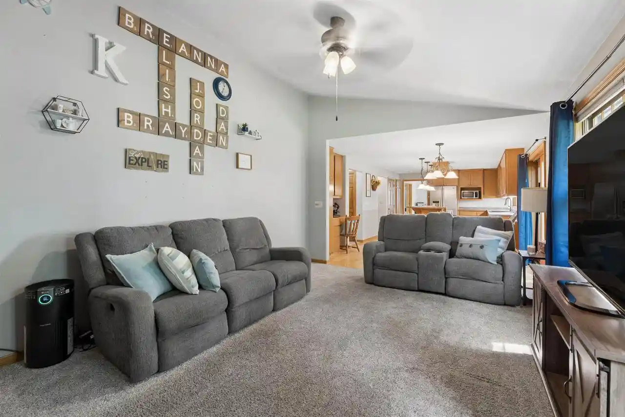 Photo 3 of Single family home for sale at 1029 Highland Park Road Road, Neenah, WI 54956 | MLS# 50331727 | Listing updated on 2026-09-23