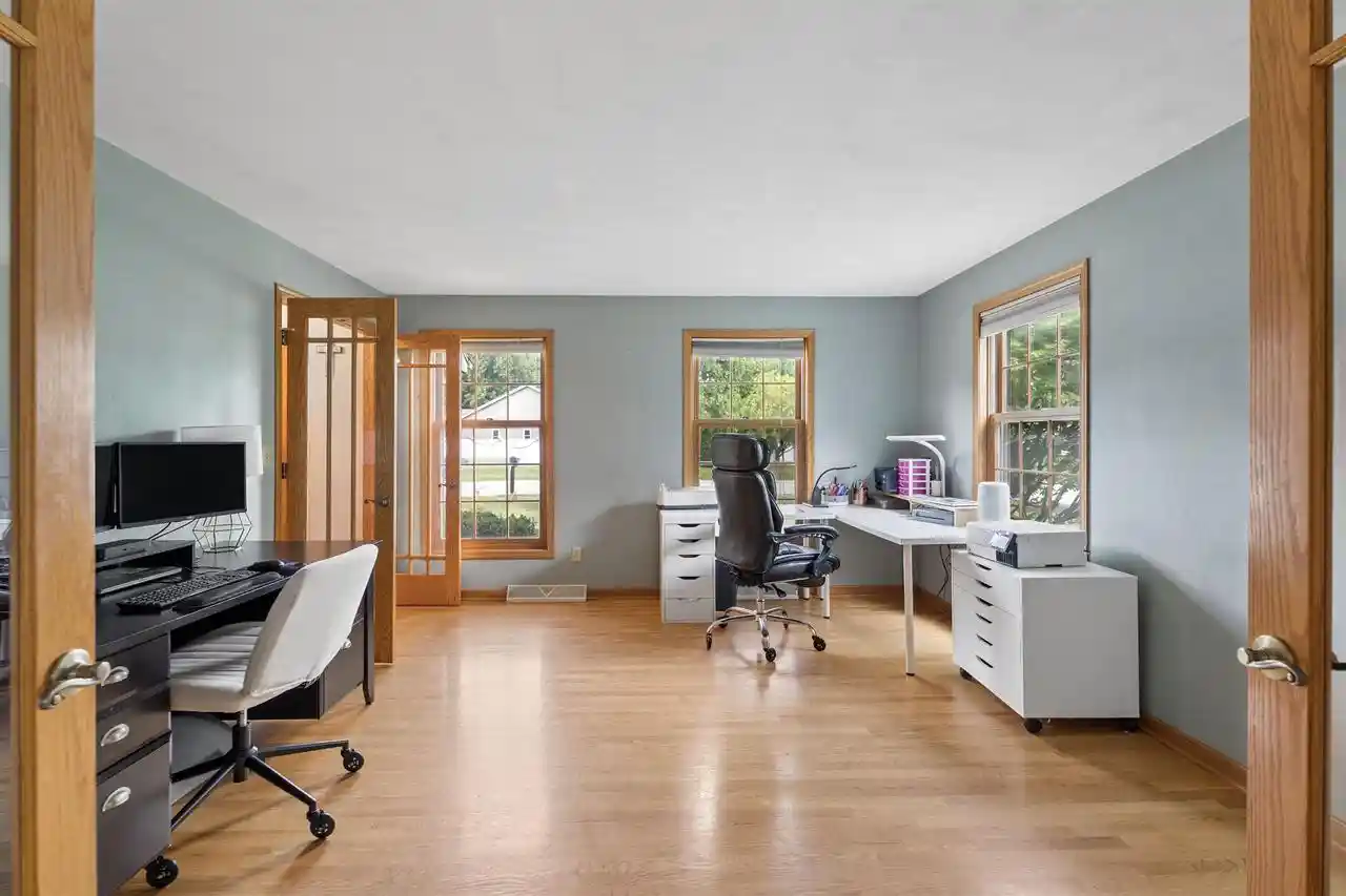 Photo 4 of Single family home for sale at 1029 Highland Park Road Road, Neenah, WI 54956 | MLS# 50331727 | Listing updated on 2026-09-23