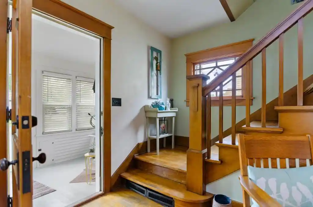 Photo 2 of Single family home for sale at 113 E Beacon Avenue Avenue, New London, WI 54961 | MLS# 50331710 | Listing updated on 2026-09-17