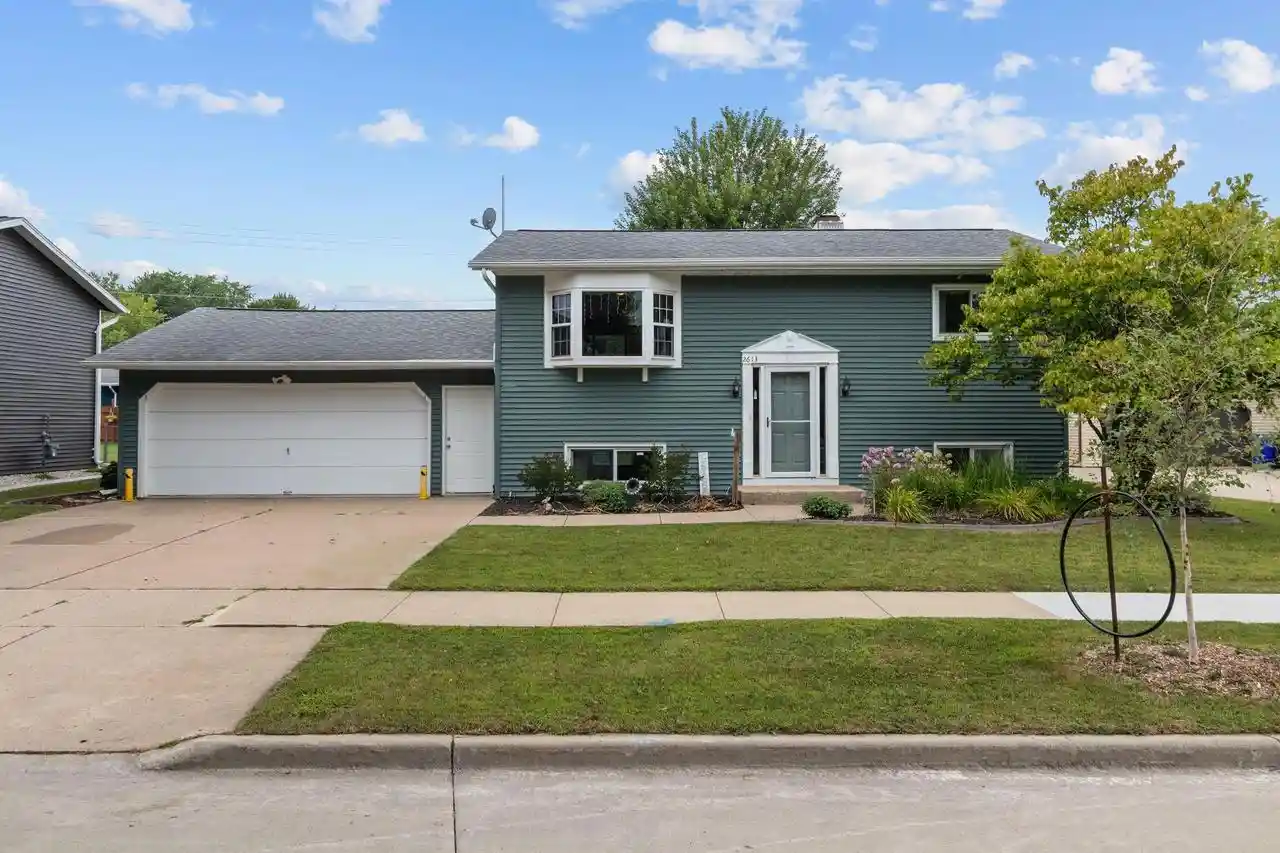 Photo 1 of Sale Pending at 2613 S Jason Dr Dr, Appleton, WI 54915 | MLS# 50331712 | Listing updated on 2026-09-22