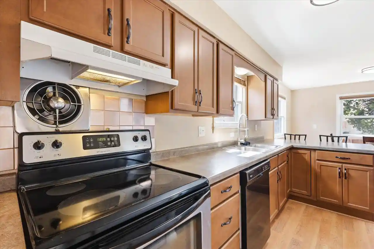 Photo 2 of Single family home for sale at 2412 Carleton Avenue Avenue, Appleton, WI 54915 | MLS# 50331740 | Listing updated on 2026-08-30