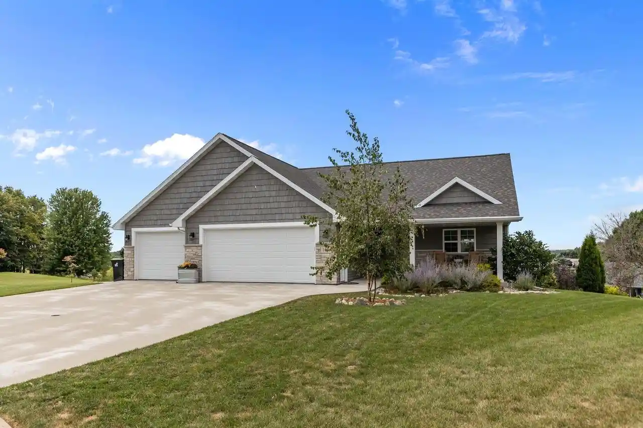 Photo 1 of Single family home for sale at 105 Zacharey Court Court, New London, WI 54961 | MLS# 50331739 | Listing updated on 2026-09-14