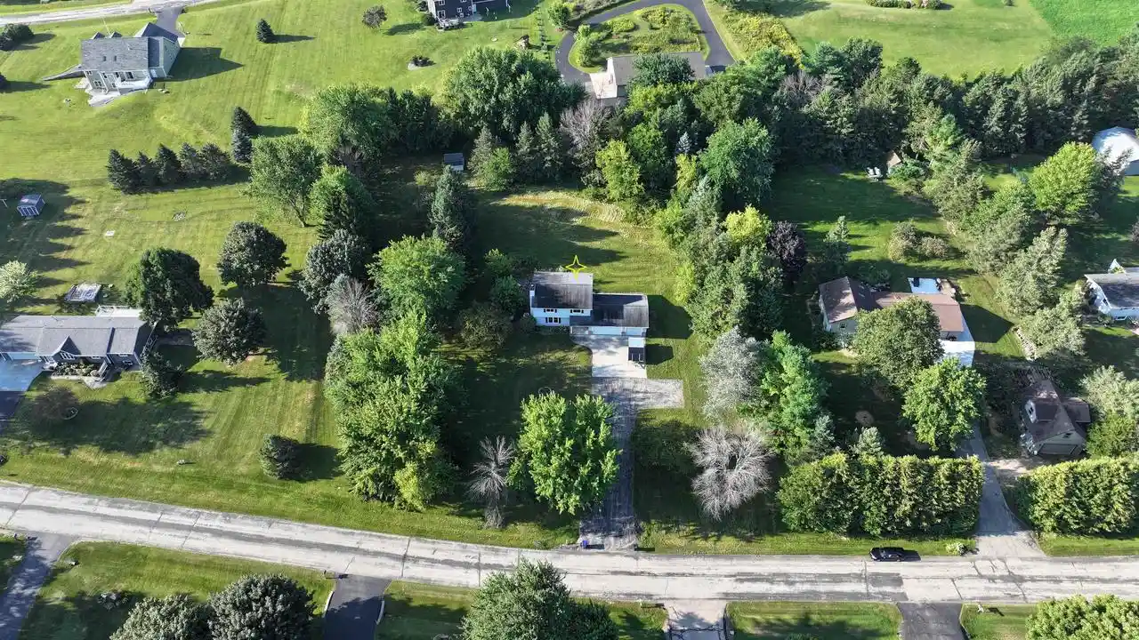 Photo 2 of Single family home for sale at W9355 Country Cove Lane Lane, Hortonville, WI 54944 | MLS# 50331748 | Listing updated on 2026-09-05