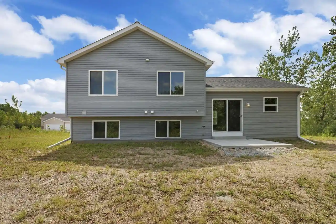 4th image of 336 Parker Dr Dr, Genoa City, WI 53128 | MLS# 1978008