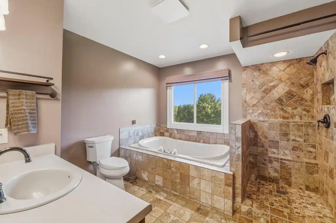 5th image of N5604 Kathryn Dr Dr, Plymouth, WI 53073 | MLS# 1978023