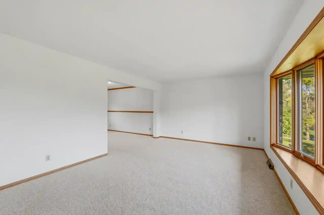 38th image of N5604 Kathryn Dr Dr, Plymouth, WI 53073 | MLS# 1978023