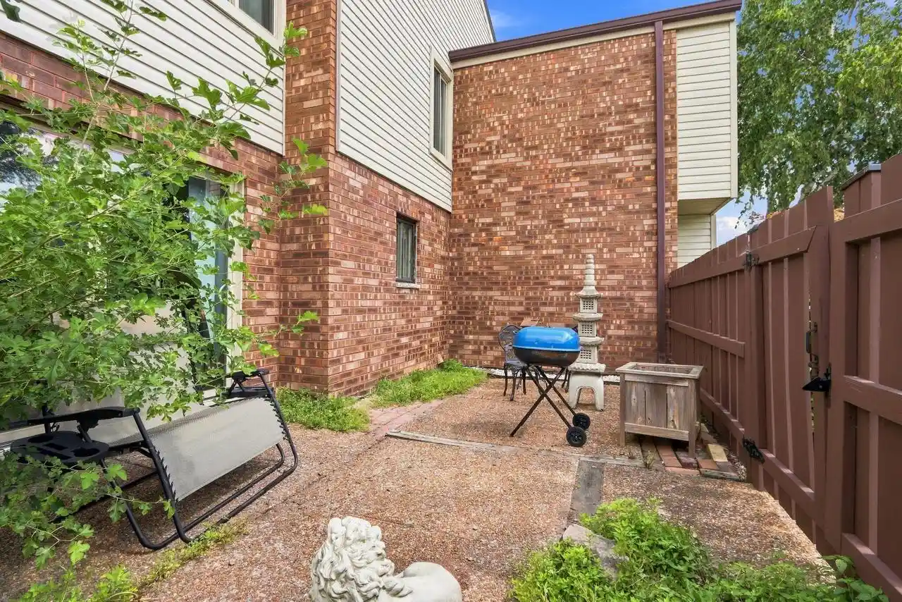 Photo 4 of Condo for sale at 1433 30Th Avenue Avenue, Kenosha, WI 53144 | MLS# 1978025 | Listing updated on 2026-09-18