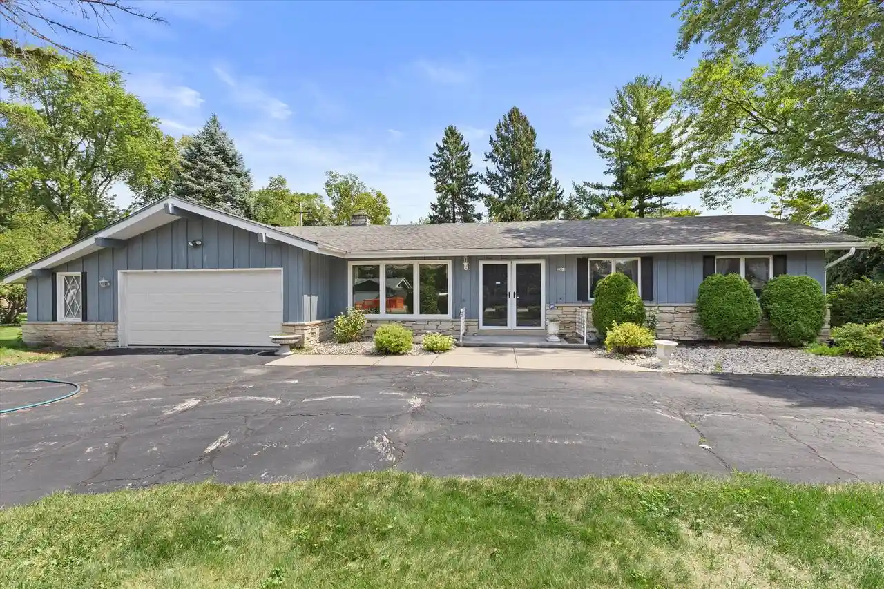 Photo 1 of Single family home for sale at 2310 Guinevere Dr Dr, Brookfield, WI 53045 | MLS# 1978033 | Listing updated on 2026-09-25