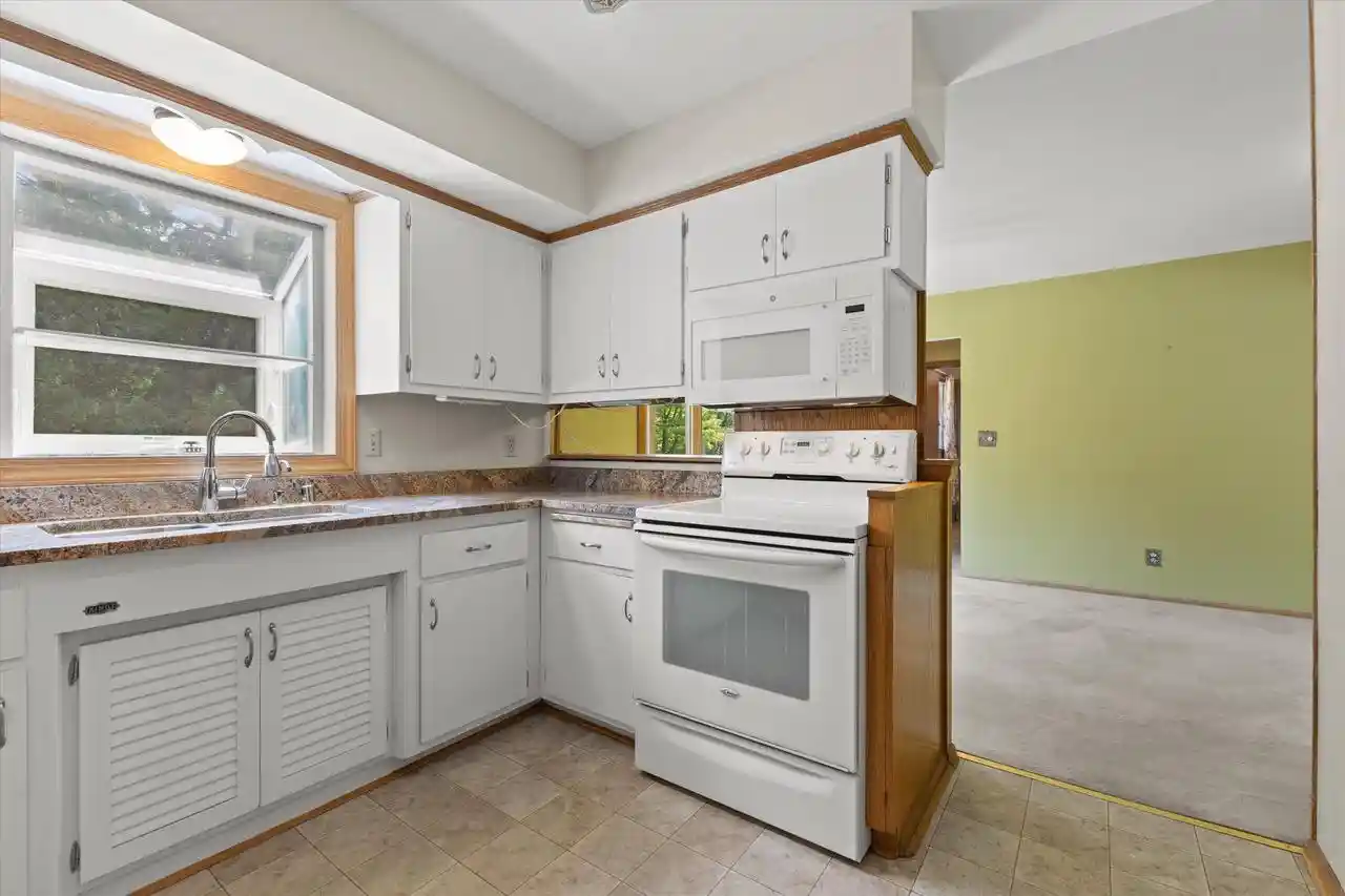 Photo 3 of Single family home for sale at 2310 Guinevere Dr Dr, Brookfield, WI 53045 | MLS# 1978033 | Listing updated on 2026-09-25