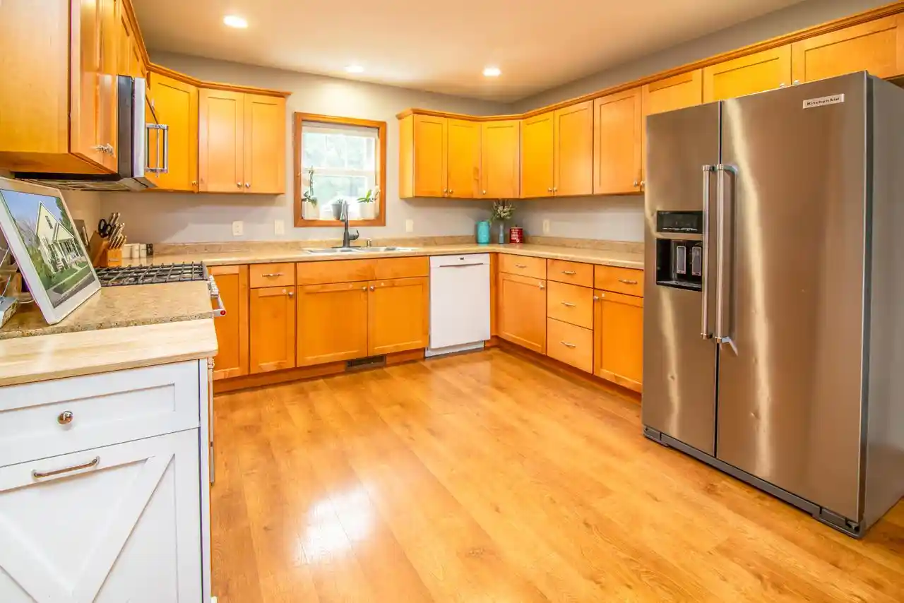 Photo 3 of Sale Pending at 1118 River Dr Dr, Watertown, WI 53094 | MLS# 1978034 | Listing updated on 2026-08-29