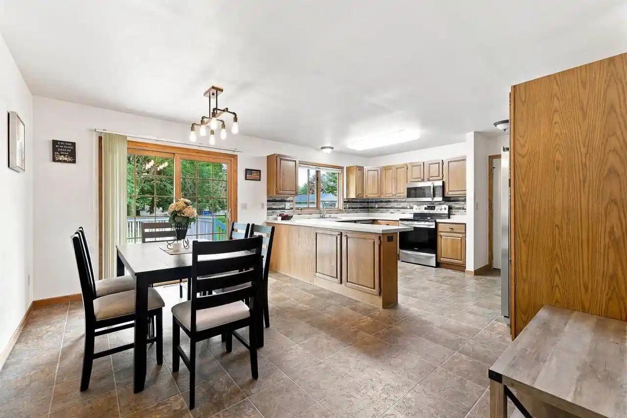 Photo 3 of Single family home for sale at 2641 Porter Road Road, Plover, WI 54467 | MLS# 22604205 | Listing updated on 2026-09-08