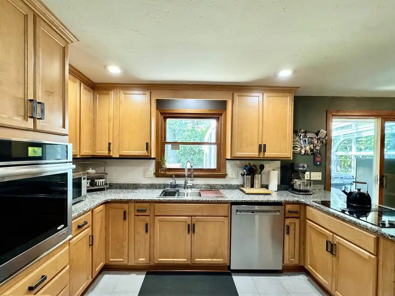Photo 3 of Single family home for sale at 1700 Chateau Dr Dr, Green Bay, WI 54301 | MLS# 50331770 | Listing updated on 2026-09-18