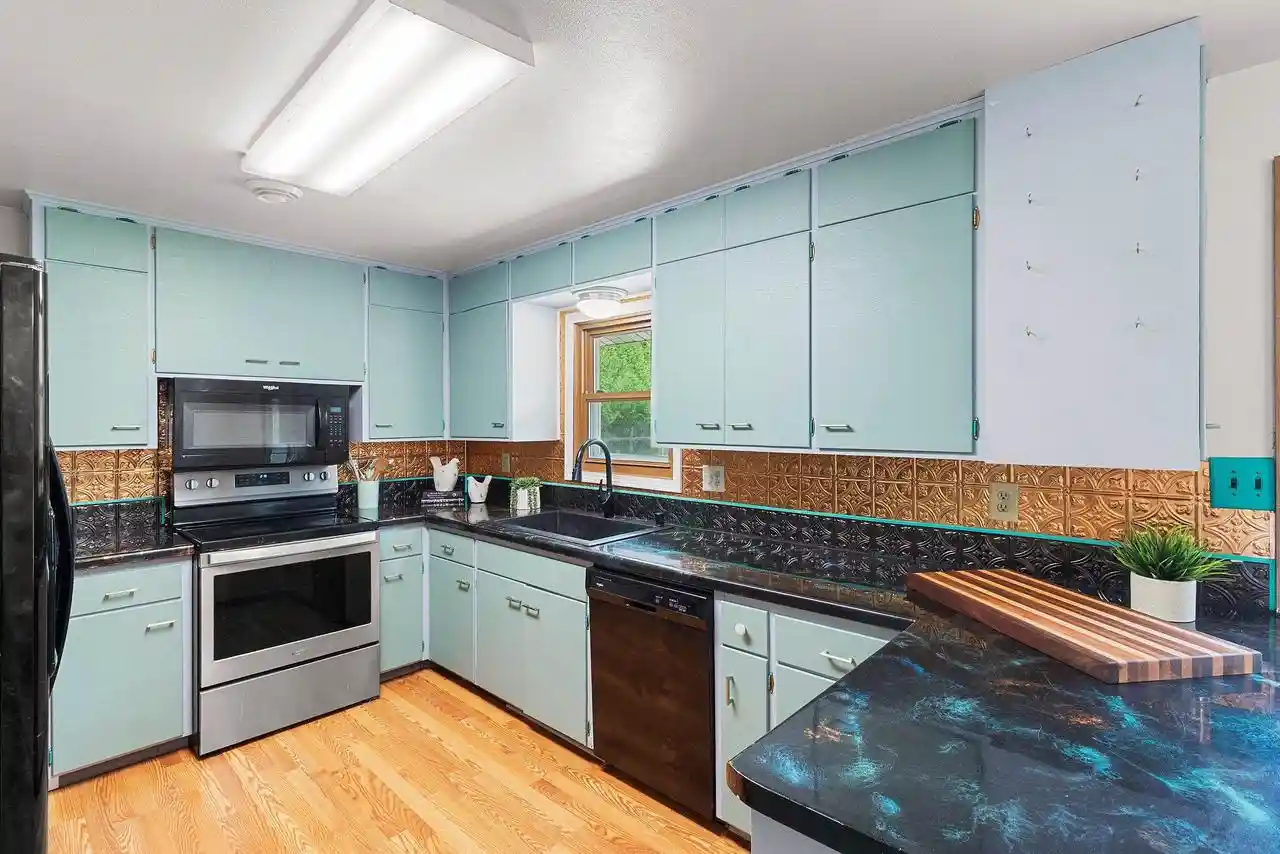 4th image of 6501 Sunset Dr Dr, Two Rivers, WI 54241 | MLS# 50331774