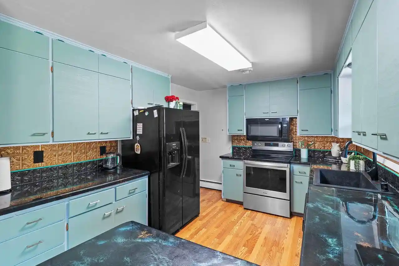 5th image of 6501 Sunset Dr Dr, Two Rivers, WI 54241 | MLS# 50331774