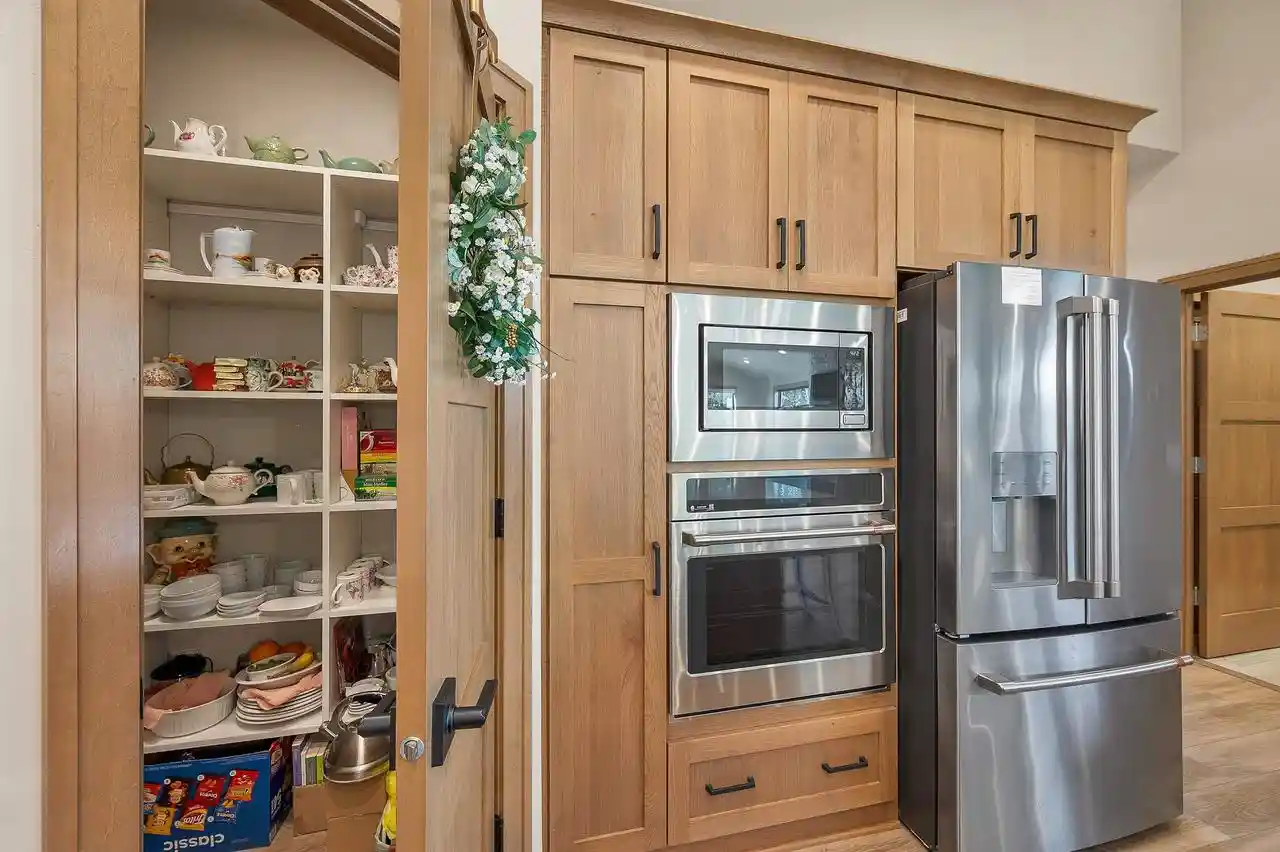 Photo 2 of Single family home for sale at 363 Aldon Circle Circle, Ashwaubenon, WI 54304 | MLS# 50331778 | Listing updated on 2026-08-28