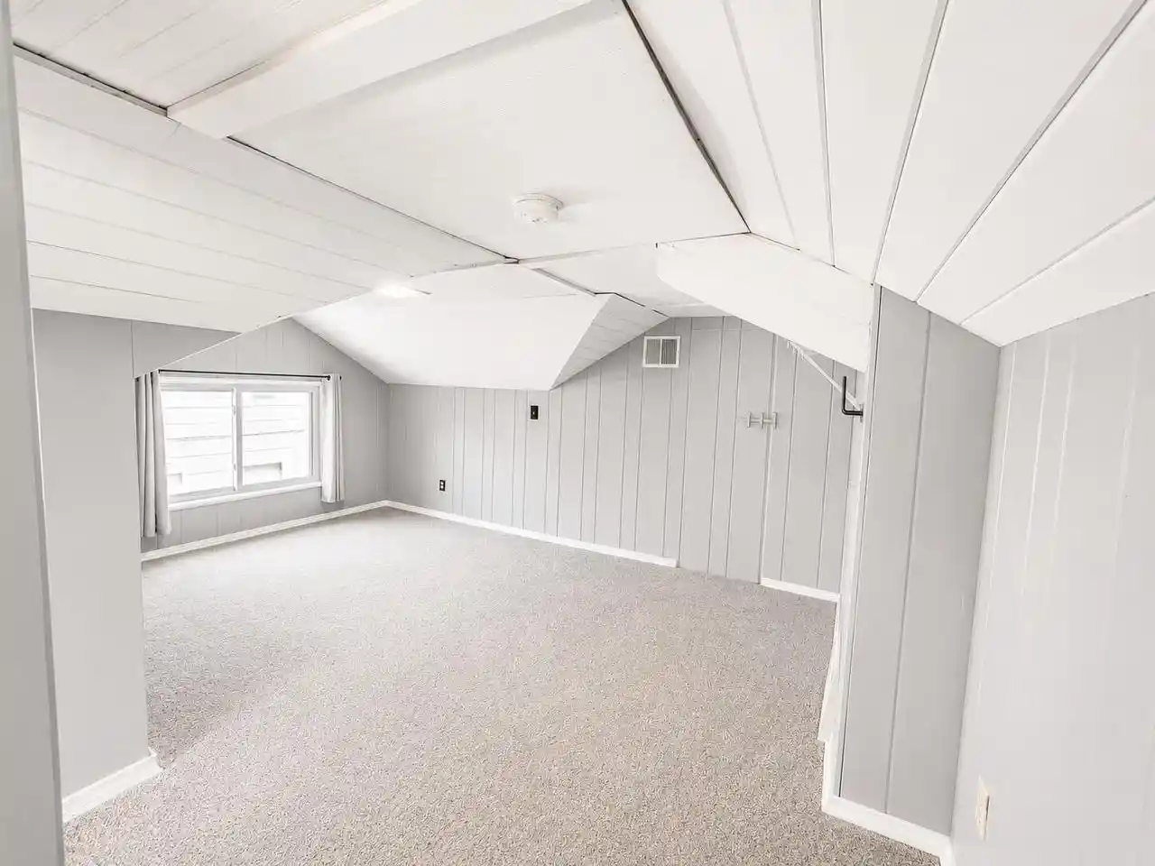 Photo 2 of Single family home for sale at 1525 Arthur Avenue Avenue, Racine, WI 53405 | MLS# 1978076 | Listing updated on 2026-08-30