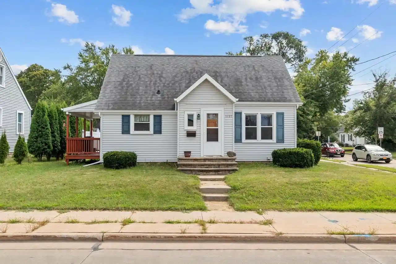 1st image of 1727 W Wisconsin Avenue Avenue, Appleton, WI 54914 | MLS# 50331768