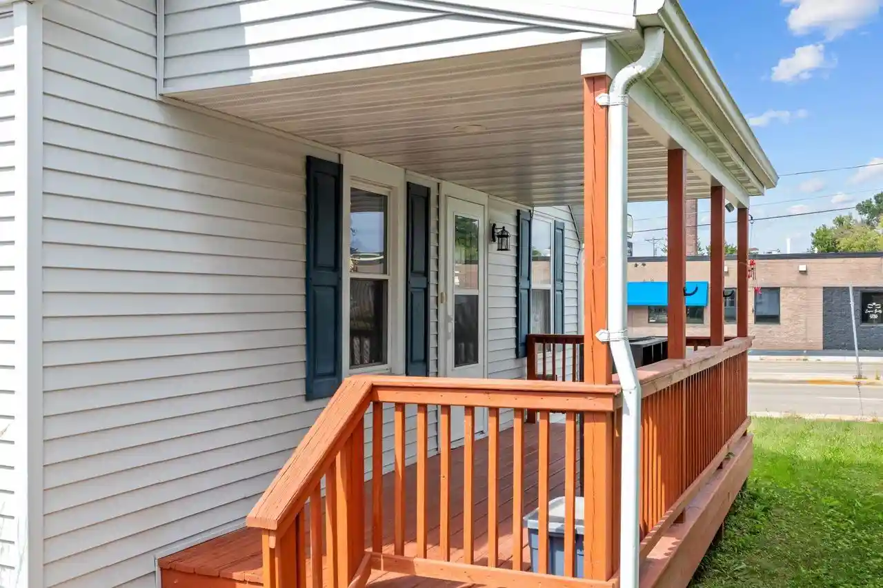 2nd image of 1727 W Wisconsin Avenue Avenue, Appleton, WI 54914 | MLS# 50331768
