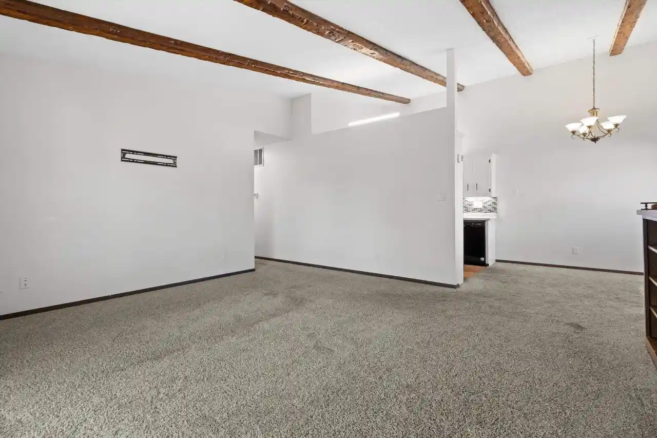 5th image of 2626 Cross Creek Dr Dr, Sheboygan, WI 53081